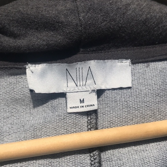 SOLD🛑NIIA WRAP HOODIE SWEATSHIRT SIZE MEDIUM - Picture 9 of 12